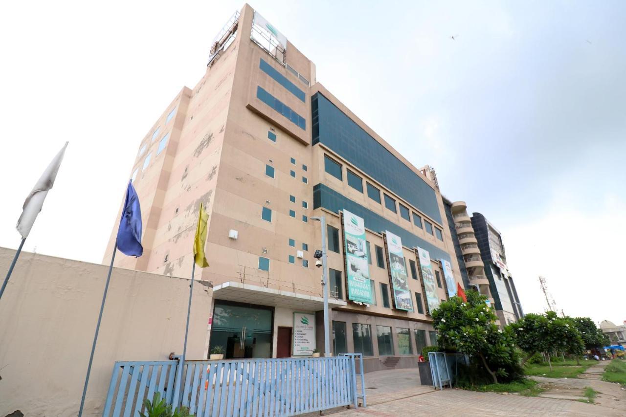 Capital O 19296 Joy Inn & Suites Bhiwadi Eksteriør bilde