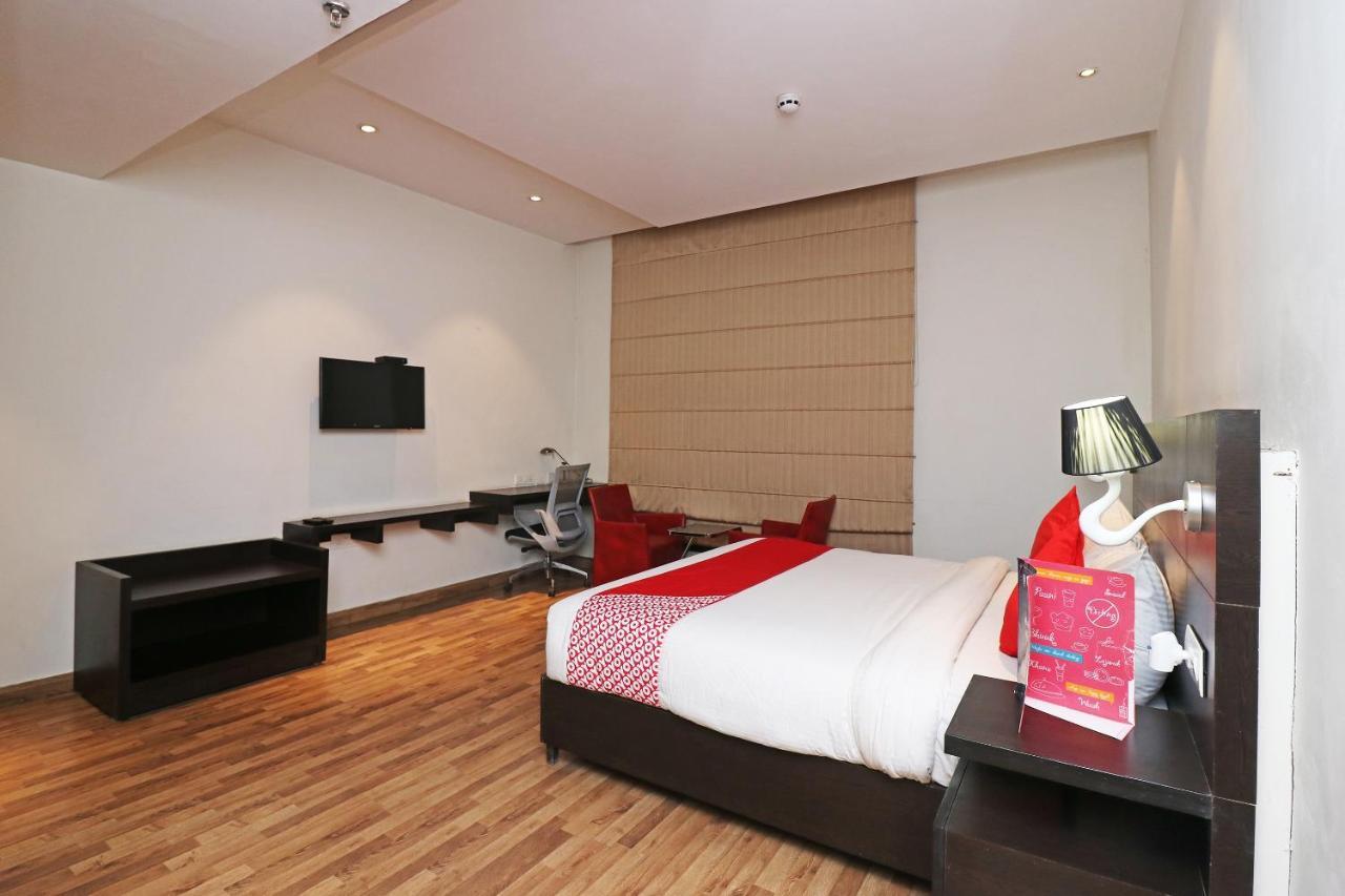Capital O 19296 Joy Inn & Suites Bhiwadi Eksteriør bilde